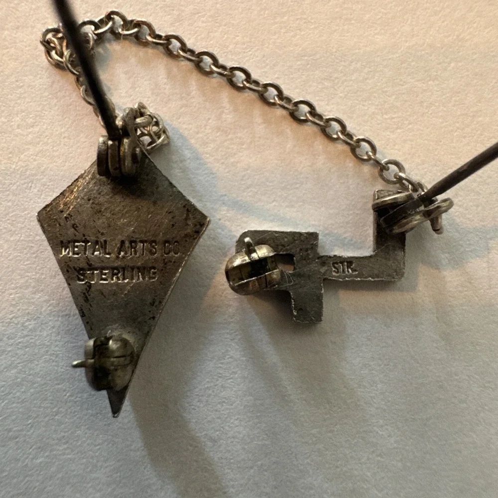 Vintage Metal Arts Co Pin Sterling Silver With Chain School Pin 2.17G